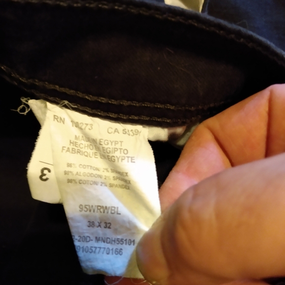 Wrangler straight fit 38X32 - Picture 3 of 4